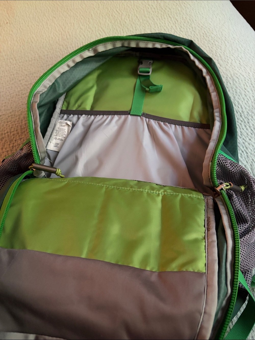 Mountain Hardwear Agama 31L Green Backpack - Men's Outdoor Daypack - Picture 7 of 9